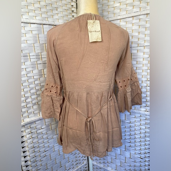 NWT Hem & Thread Eyelet Lace Peplum Back Tie Blouse Mauve size S - Picture 11 of 11